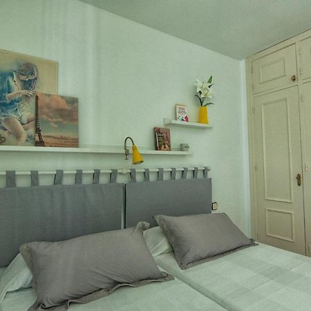 Luminoso Y Fresco Apartamento En 2ª Linea De Playa Fuengirola Esterno foto