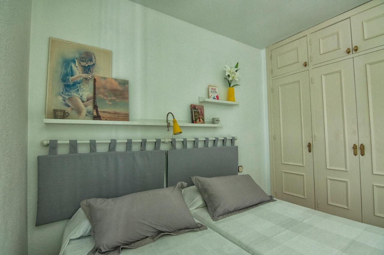 Luminoso Y Fresco Apartamento En 2ª Linea De Playa Fuengirola Esterno foto
