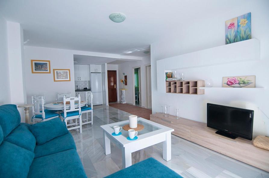 Luminoso Y Fresco Apartamento En 2ª Linea De Playa Fuengirola Esterno foto