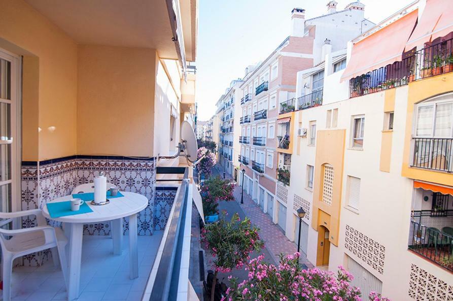 Luminoso Y Fresco Apartamento En 2ª Linea De Playa Fuengirola Esterno foto
