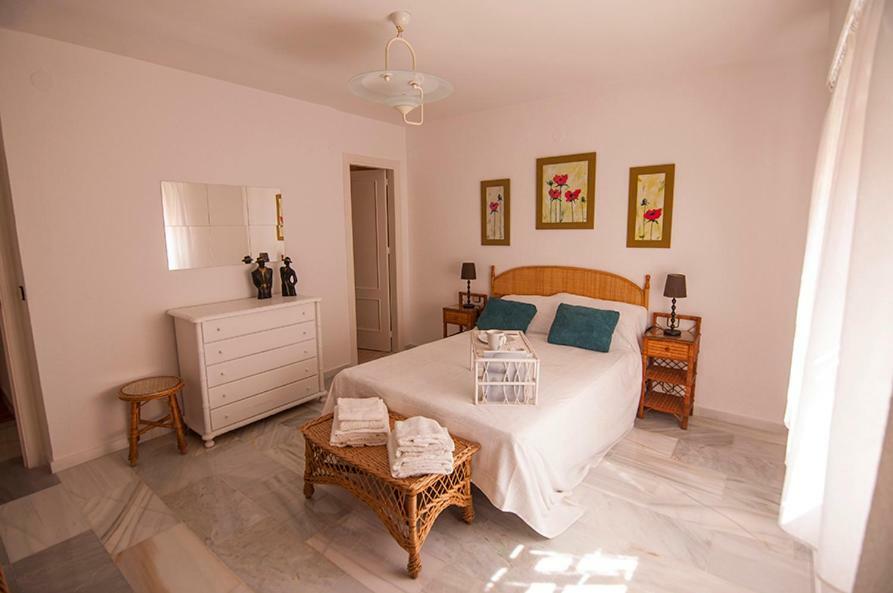 Luminoso Y Fresco Apartamento En 2ª Linea De Playa Fuengirola Esterno foto